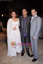Sonakshi Sinha, Shatrughun Sinha, Luv Sinha at  Imran Khan_s wedding reception in Taj Land_s End on 5th Feb 2011 (3).JPG